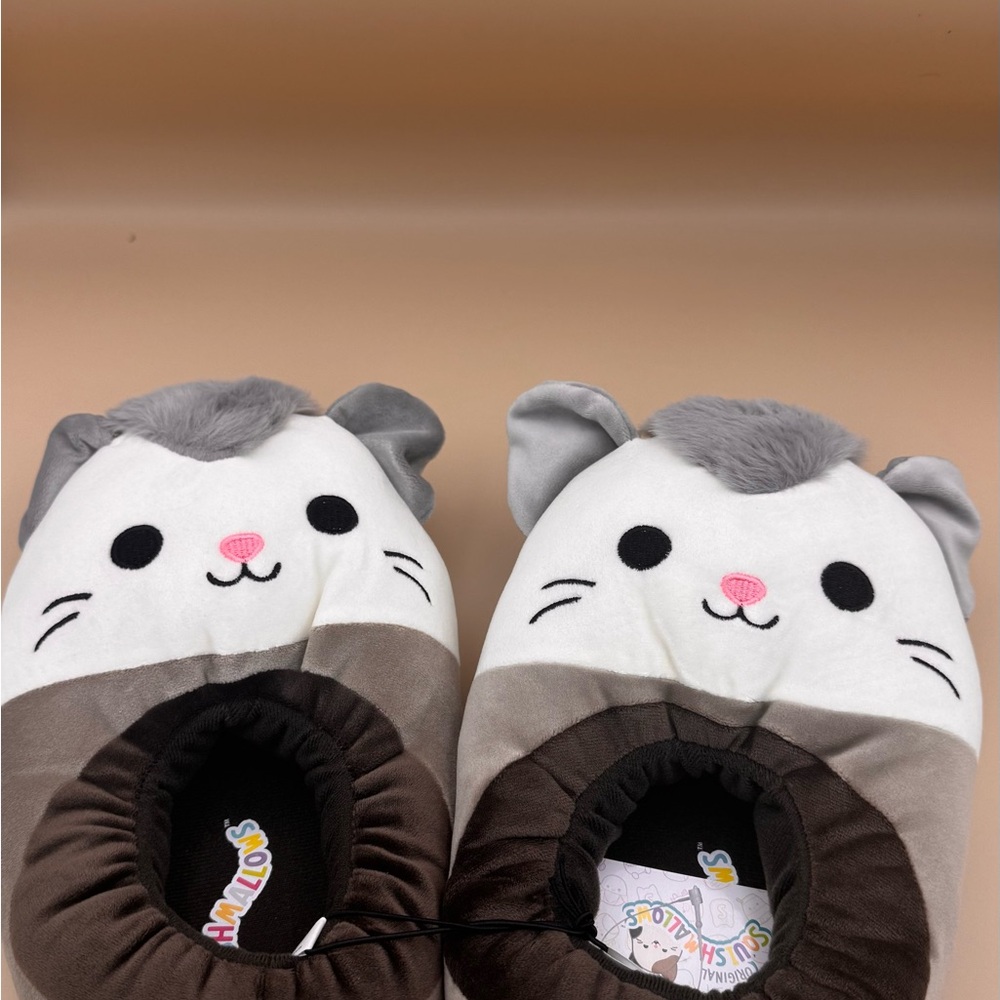 New Squishmellow Luanne the Opossum Plush Slippers Kids size: 6/7